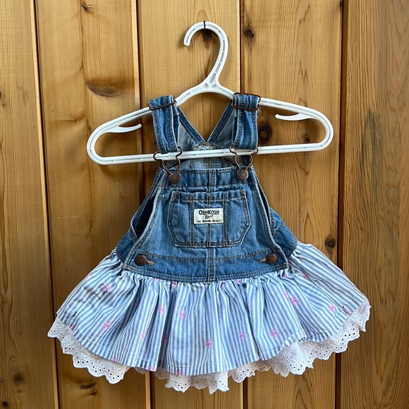 🔥5/$20 OshKosh B’Gosh Denim Overall Dress - Picture 1 of 2